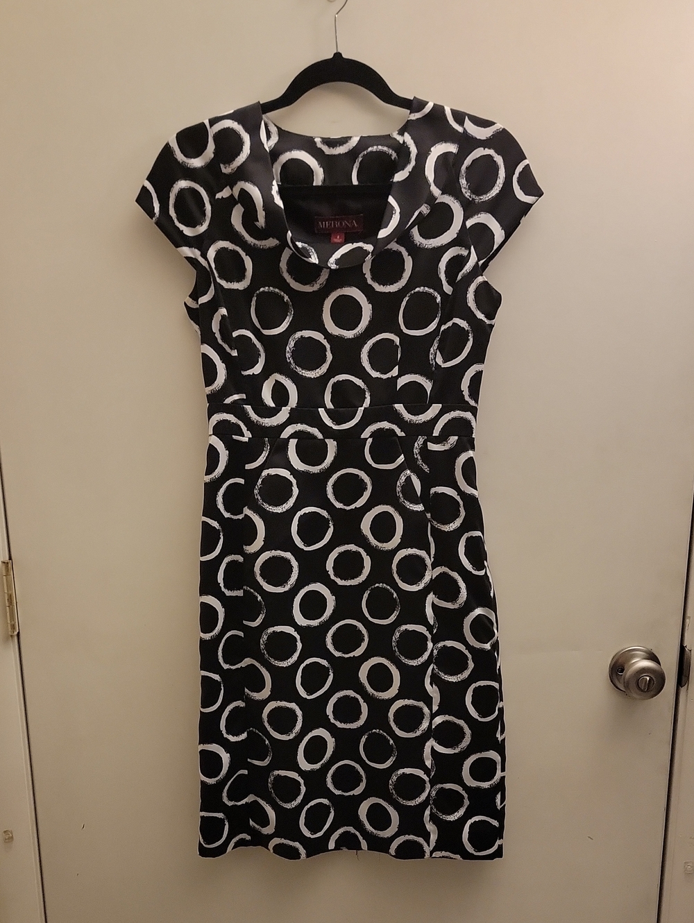Merona Black & White Circle Print Sheath Dress, Sz. 2